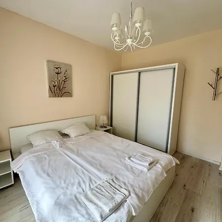 Above The Sea Luxury Apartman