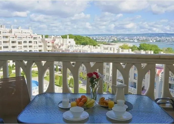 Above The Sea Luxury Apartman Várna