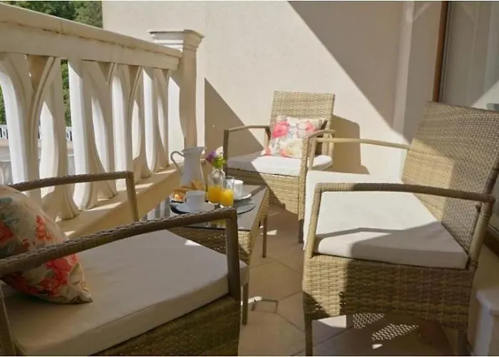 Above The Sea Luxury Apartman *