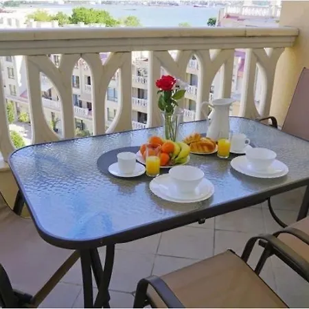 Above The Sea Luxury Apartament Warna